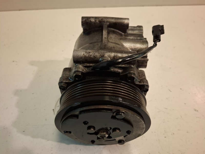 Recambio de compresor aire acondicionado para ford fiesta (cb1) f6jd referencia OEM IAM 8V5119D629DF  