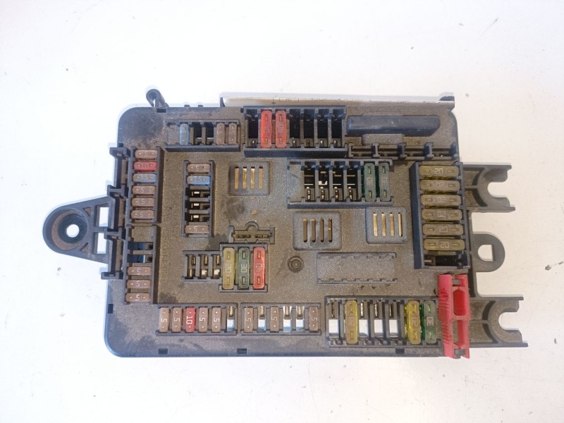 Recambio de caja reles / fusibles para bmw serie 3 berlina (f30) n47d20c referencia OEM IAM 926111103  