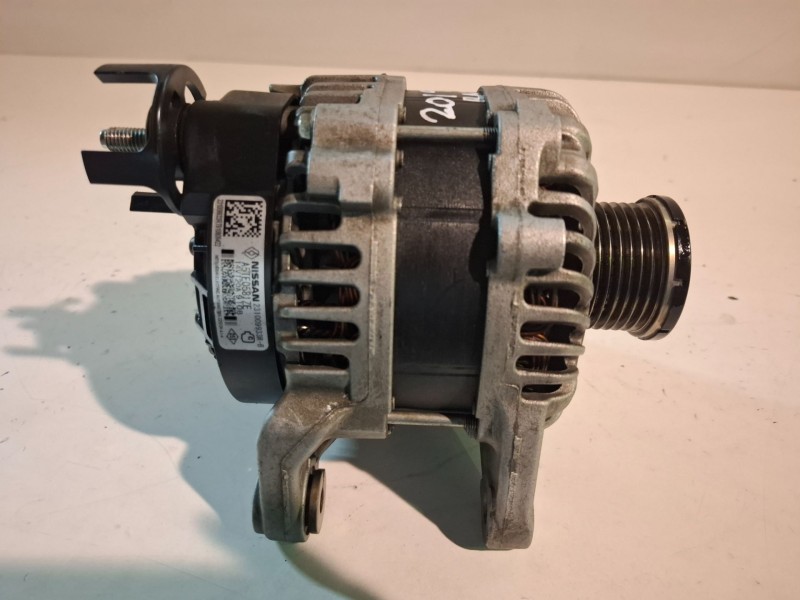 Recambio de alternador para renault captur i h5hb470 referencia OEM IAM 231009933RB  