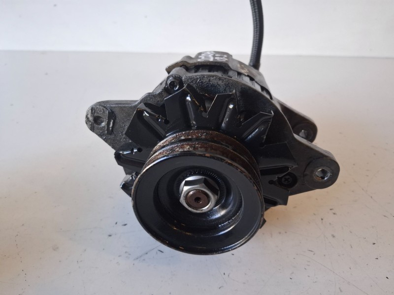 Recambio de alternador para mitsubishi galloper (hyundai)(02.1998) d4bh referencia OEM IAM 3730042502  