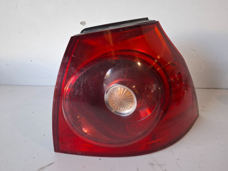 Recambio de piloto trasero derecho para volkswagen golf v (1k1)(10.2003) bkd referencia OEM IAM 1K6945096Q  