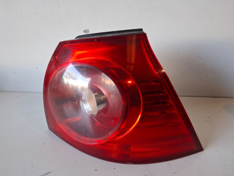 Recambio de piloto trasero derecho para volkswagen golf v (1k1)(10.2003) bkd referencia OEM IAM 1K6945096Q  