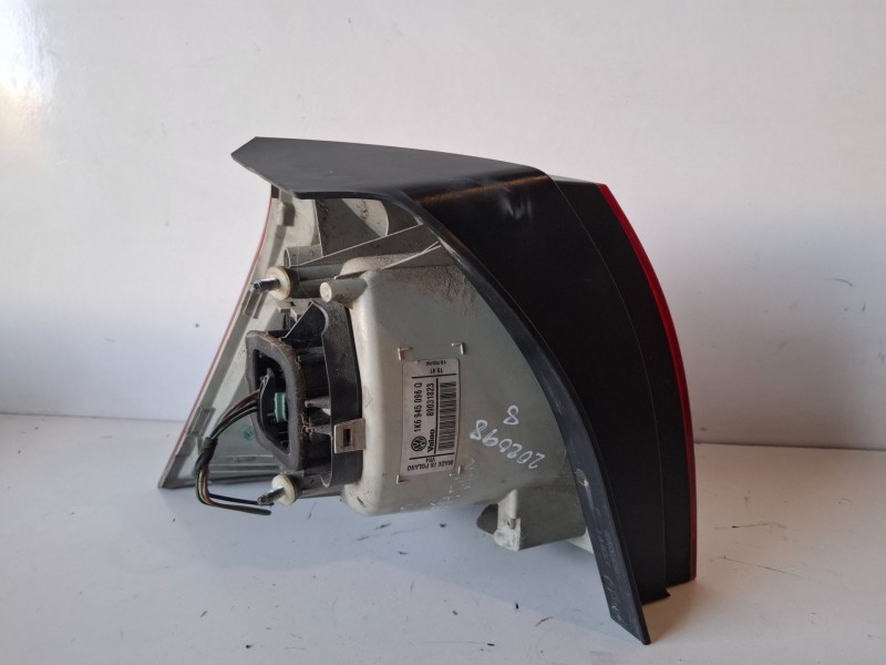 Recambio de piloto trasero derecho para volkswagen golf v (1k1)(10.2003) bkd referencia OEM IAM 1K6945096Q  
