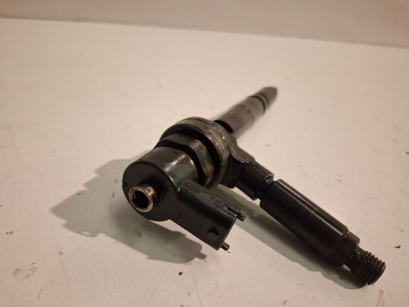 Recambio de inyector para opel astra h gtc z17dth referencia OEM IAM 0445110175  
