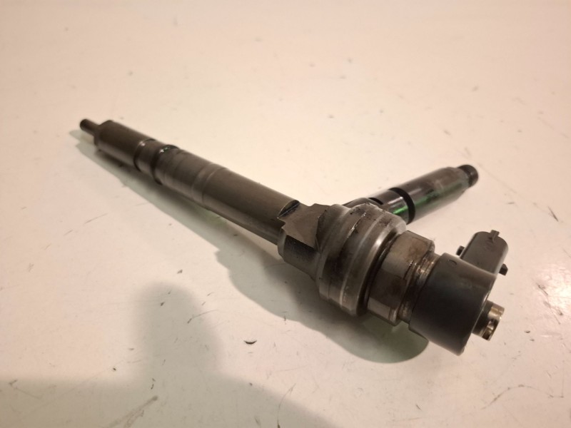 Recambio de inyector para opel astra h gtc z17dth referencia OEM IAM 0445110175  