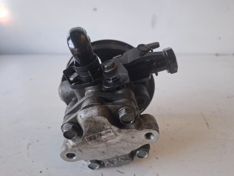 Recambio de bomba direccion para hyundai sonata (nf) d4ea referencia OEM IAM 571003K200  
