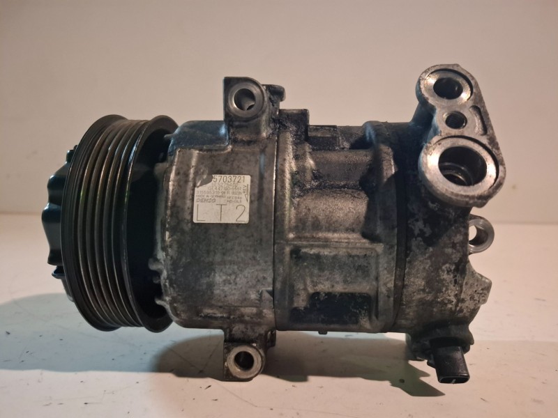 Recambio de compresor aire acondicionado para opel corsa d a13dte referencia OEM IAM 55703721  