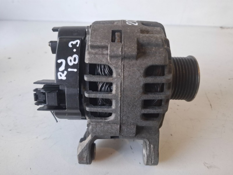 Recambio de alternador para renault twingo ii d4f770 referencia OEM IAM 8200654541C  