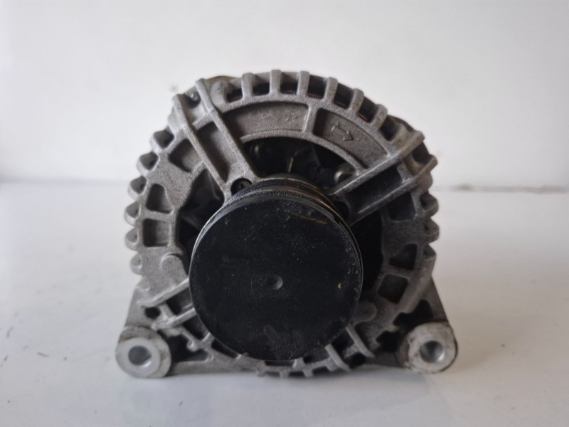 Recambio de alternador para peugeot partner tepee 9hw referencia OEM IAM   