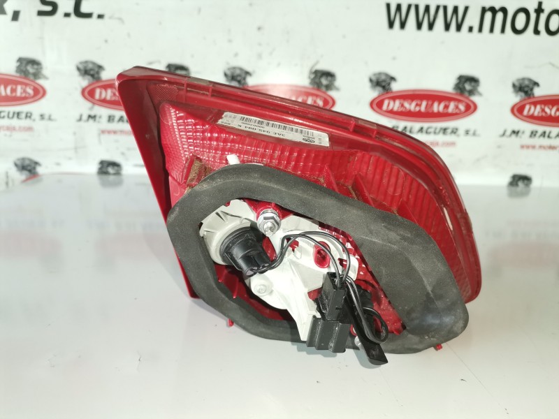 Recambio de piloto trasero derecho para volkswagen passat berlina (362) cffb referencia OEM IAM 3AE945094K  