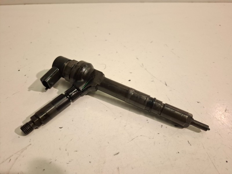 Recambio de inyector para opel astra h gtc z17dth referencia OEM IAM 0445110175  