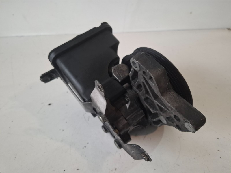 Recambio de bomba direccion para bmw serie 5 berlina (e60) 306d2 referencia OEM IAM   