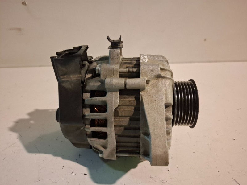 Recambio de alternador para hyundai i30 (fd) g4fa referencia OEM IAM   