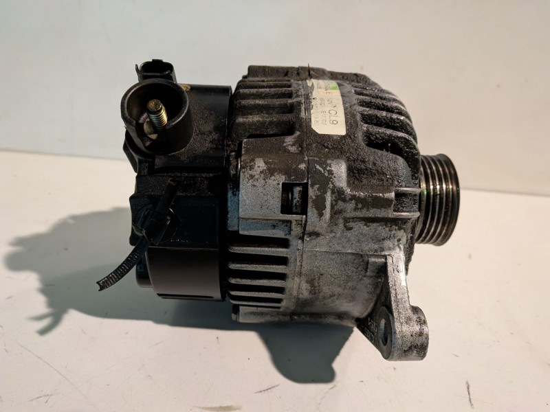 Recambio de alternador para citroen saxo kfw referencia OEM IAM 9638276380  