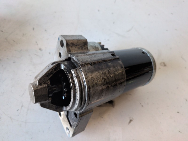Recambio de motor arranque para citroen c4 picasso 9hz referencia OEM IAM M000T22471  