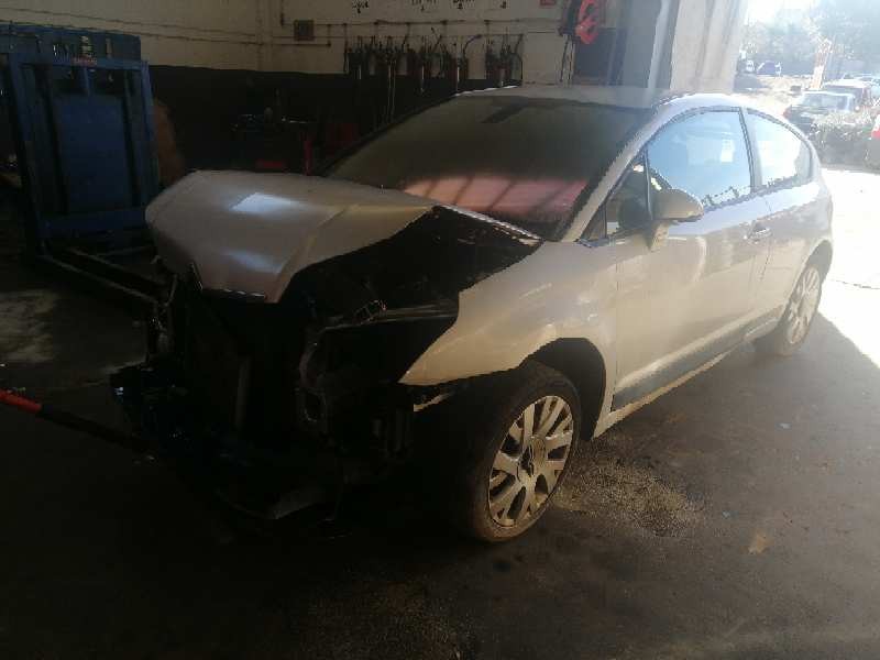 citroen c4 berlina del año 2004