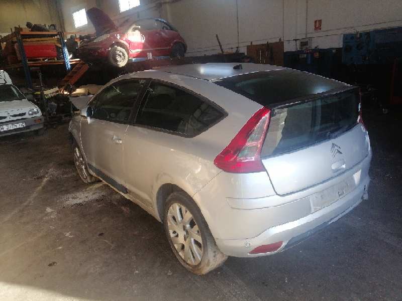 citroen c4 berlina del año 2004