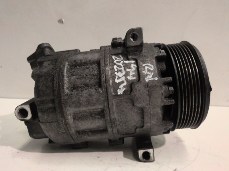 Recambio de compresor aire acondicionado para renault trafic ii furgón m9r782 referencia OEM IAM 8200454172E  