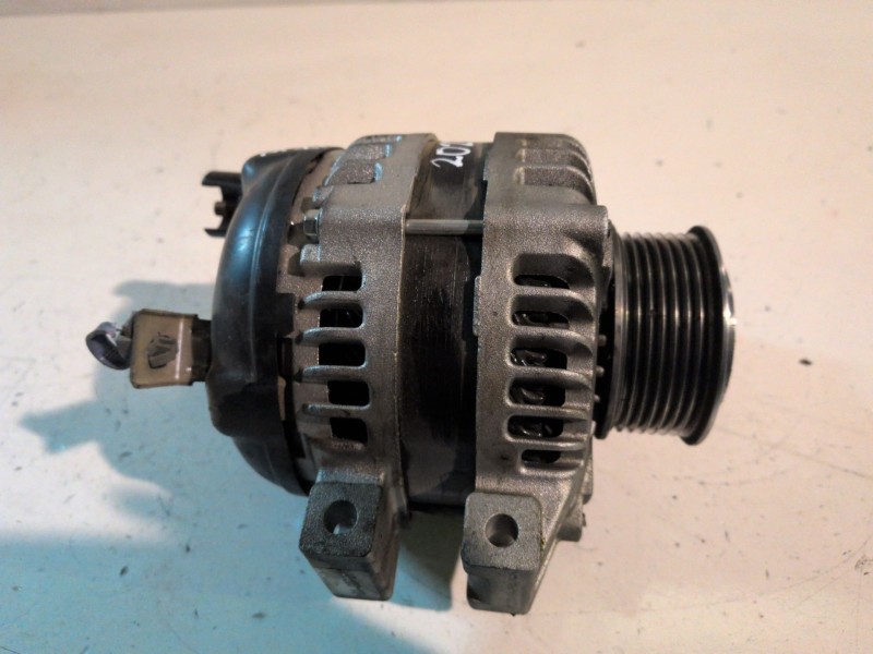 Recambio de alternador para honda cr-v (re) n22a2 referencia OEM IAM 1042103911  