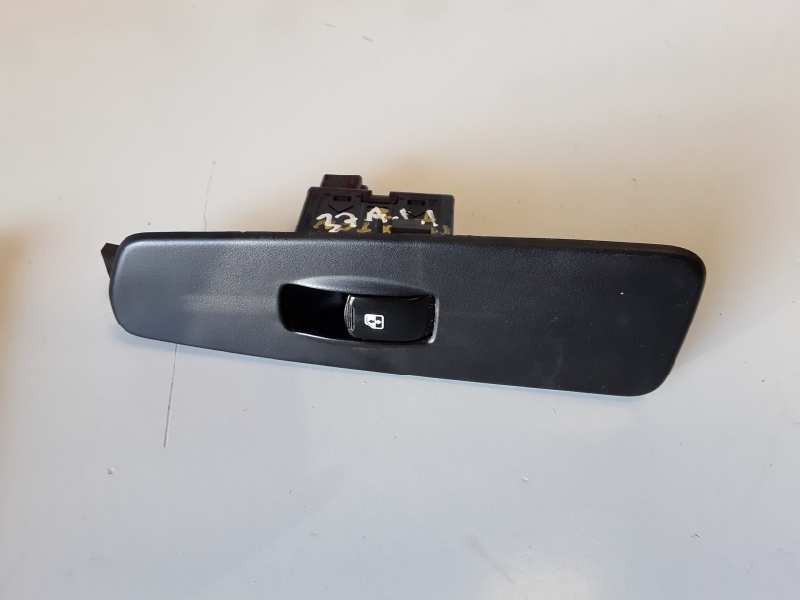 Recambio de mando elevalunas trasero izquierdo para ssangyong rexton d27dt referencia OEM IAM 96190777  