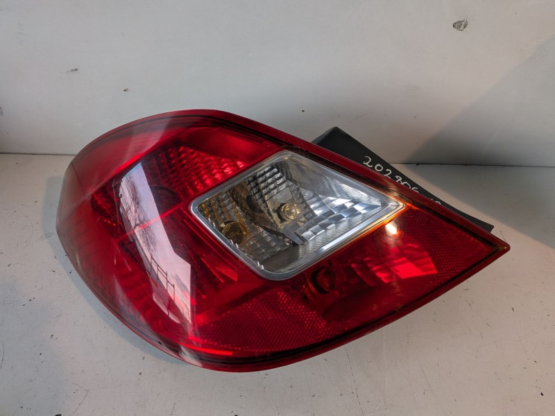 Recambio de piloto trasero izquierdo para opel corsa d z14xep referencia OEM IAM   