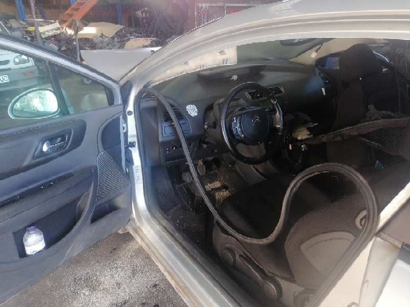 citroen c4 berlina del año 2004