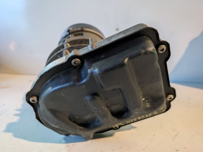 Recambio de bomba direccion para citroen c4 picasso 9hz referencia OEM IAM 9684040180  