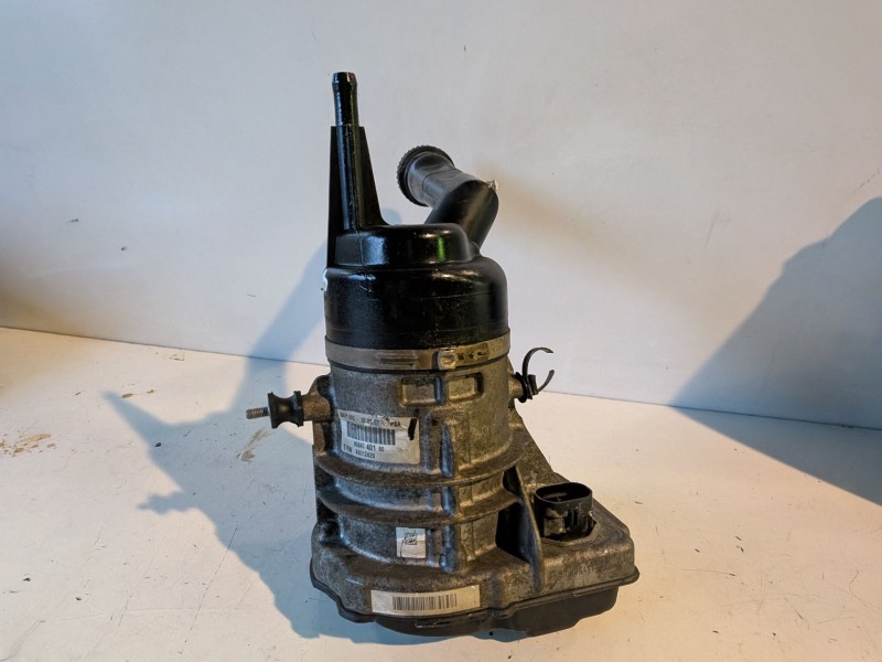 Recambio de bomba direccion para citroen c4 picasso 9hz referencia OEM IAM 9684040180  