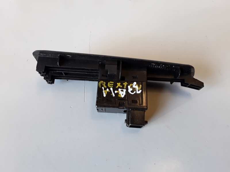 Recambio de mando elevalunas trasero izquierdo para ssangyong rexton d27dt referencia OEM IAM 96190777  