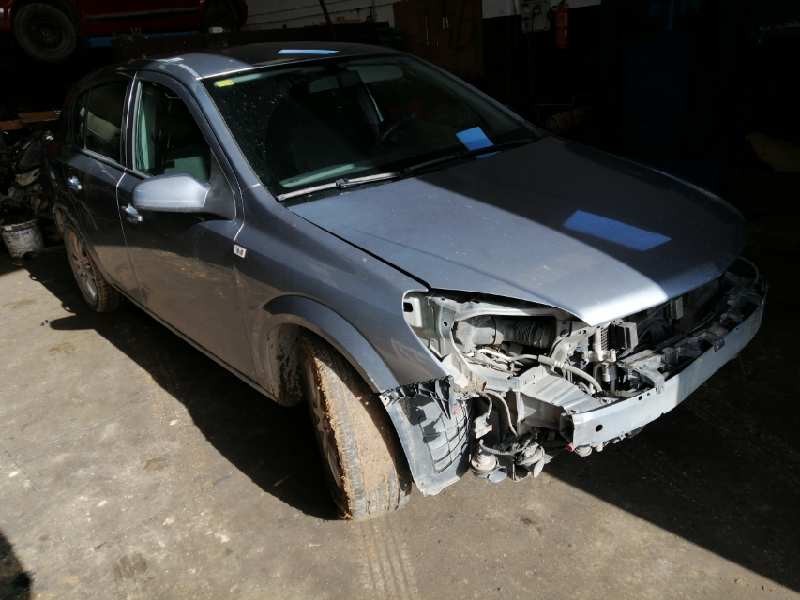opel astra h berlina del año 2004