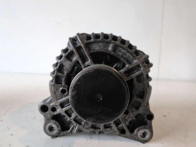Recambio de alternador para volkswagen touran (1t2) bkd referencia OEM IAM 06F903023F  