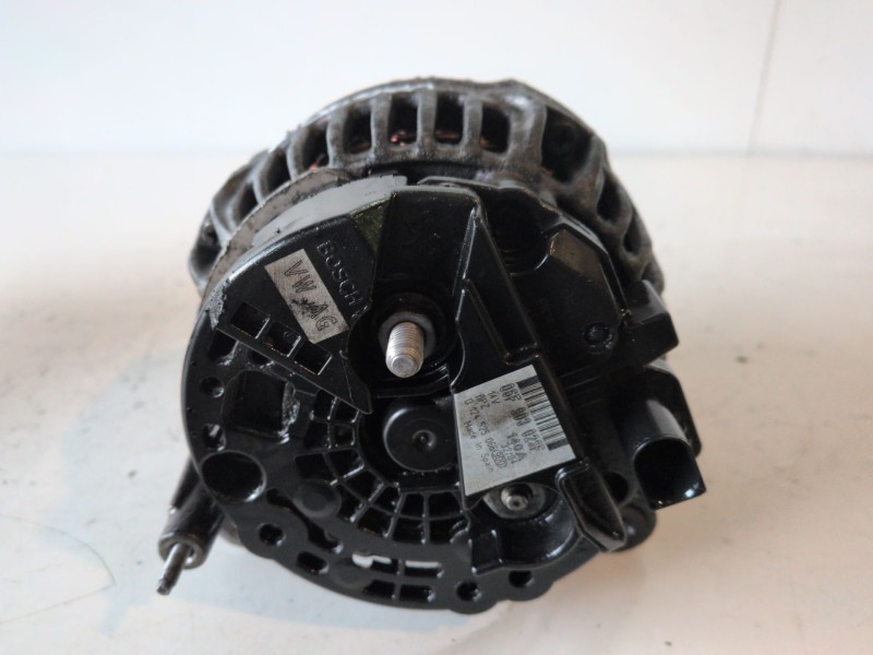Recambio de alternador para volkswagen touran (1t2) bkd referencia OEM IAM 06F903023F  