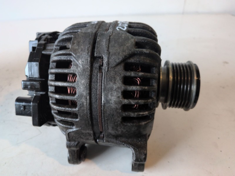 Recambio de alternador para volkswagen touran (1t2) bkd referencia OEM IAM 06F903023F  