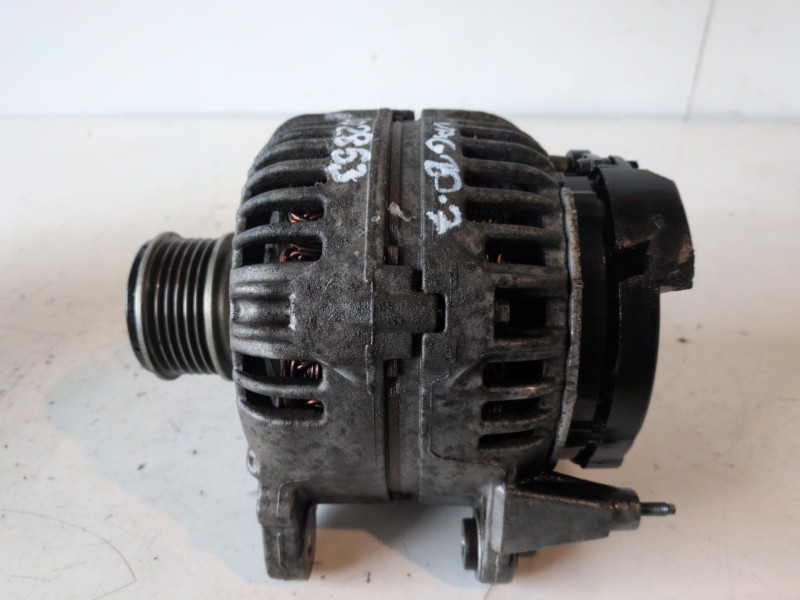 Recambio de alternador para volkswagen touran (1t2) bkd referencia OEM IAM 06F903023F  
