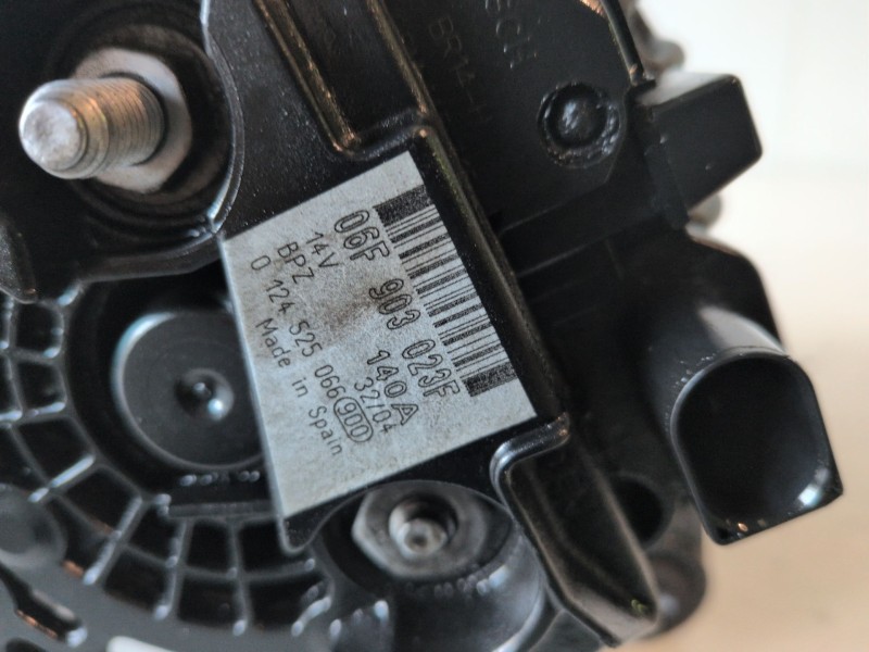 Recambio de alternador para volkswagen touran (1t2) bkd referencia OEM IAM 06F903023F  