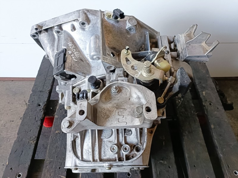 Recambio de caja cambios para citroen c5 berlina 4hx referencia OEM IAM 20MB04  