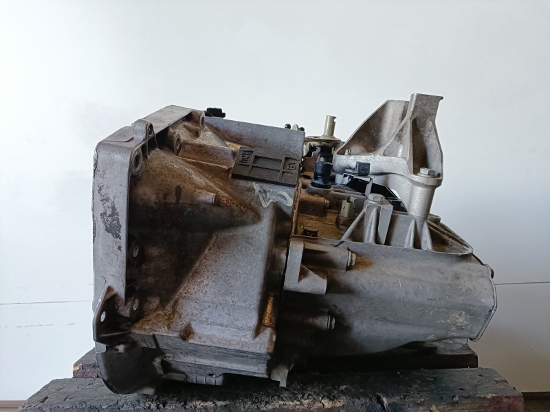Recambio de caja cambios para citroen c5 berlina 4hx referencia OEM IAM 20MB04  