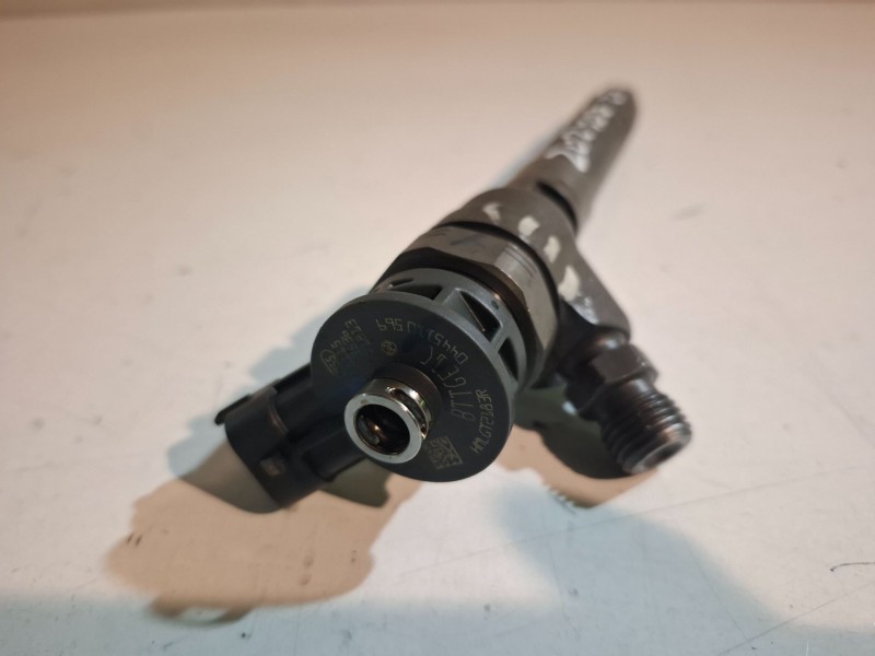 Recambio de inyector para fiat talento furgón (296) r9m452 referencia OEM IAM 0445110569  