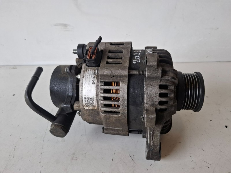 Recambio de alternador para kia carens (un) d4eaw referencia OEM IAM 940590646  