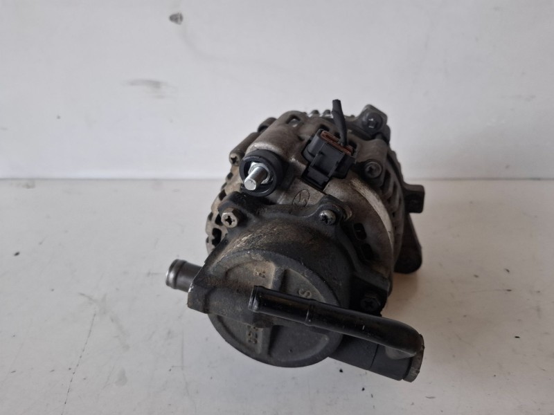 Recambio de alternador para kia carens (un) d4eaw referencia OEM IAM 940590646  