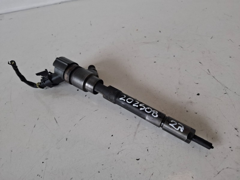 Recambio de inyector para kia carens (un) d4eaw referencia OEM IAM 0445110258  