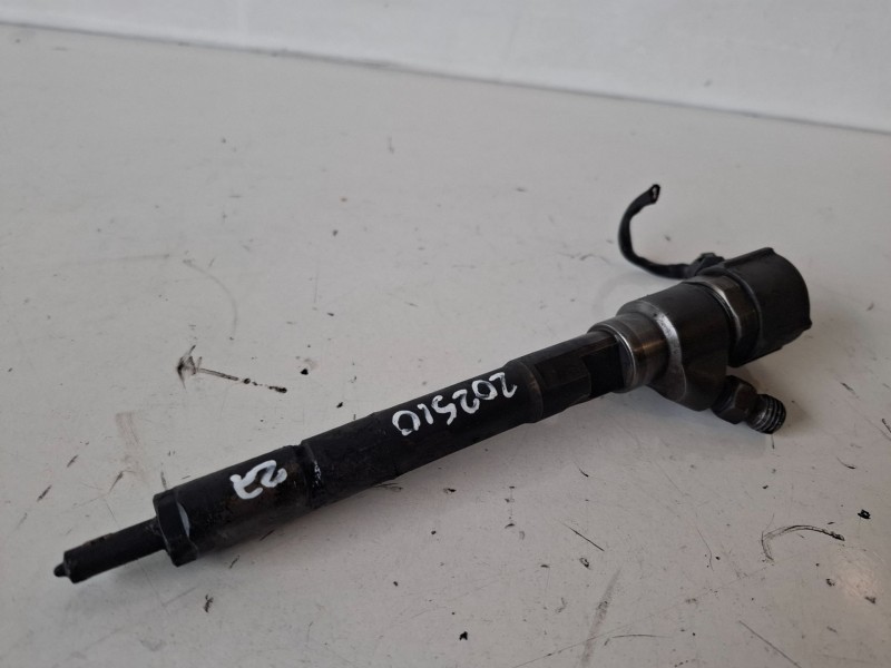Recambio de inyector para kia carens (un) d4eaw referencia OEM IAM 0445110258  