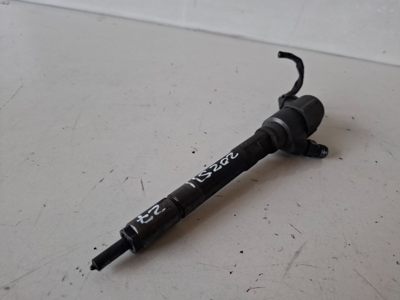 Recambio de inyector para kia carens (un) d4eaw referencia OEM IAM 0445110258  