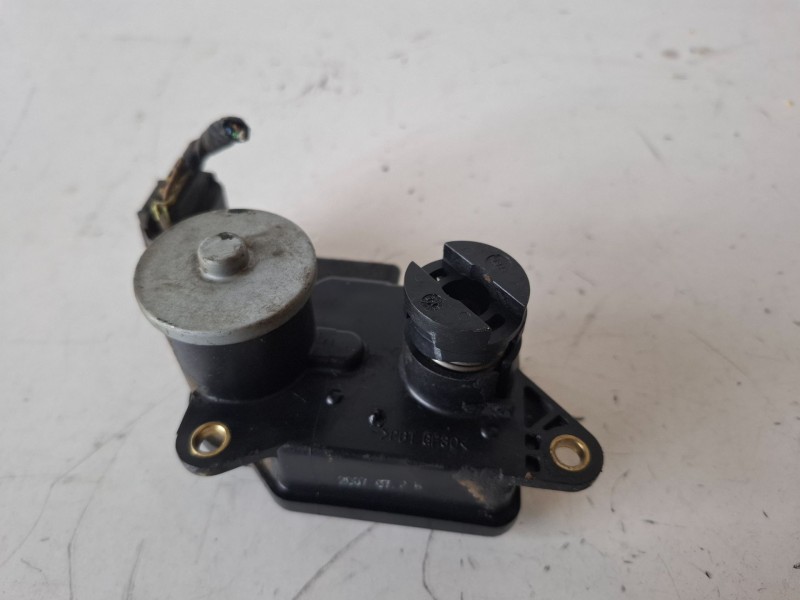 Recambio de caja mariposa para kia carens (un) d4eaw referencia OEM IAM 2838127450  