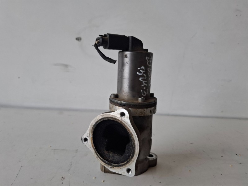 Recambio de valvula egr para kia carens (un) d4eaw referencia OEM IAM 2841027410  