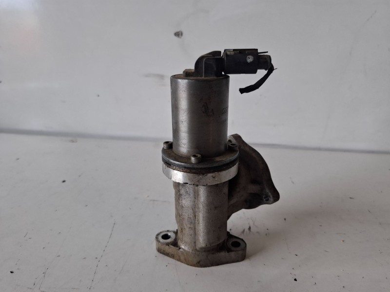 Recambio de valvula egr para kia carens (un) d4eaw referencia OEM IAM 2841027410  