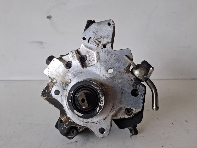 Recambio de bomba inyeccion para kia carens (un) d4eaw referencia OEM IAM 0445010121  
