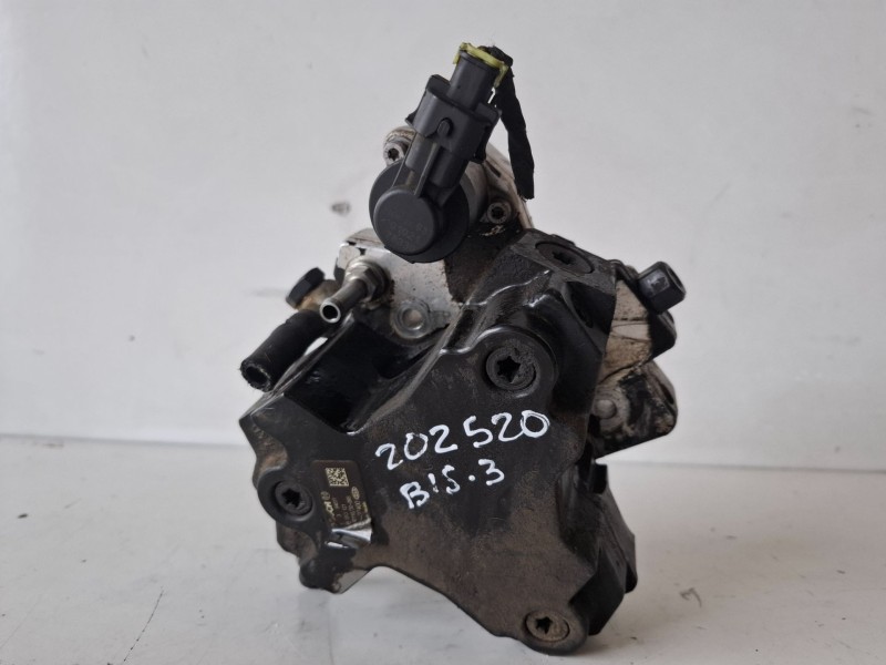 Recambio de bomba inyeccion para kia carens (un) d4eaw referencia OEM IAM 0445010121  