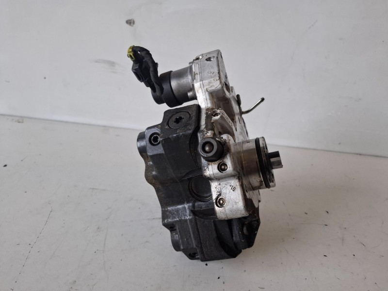 Recambio de bomba inyeccion para kia carens (un) d4eaw referencia OEM IAM 0445010121  