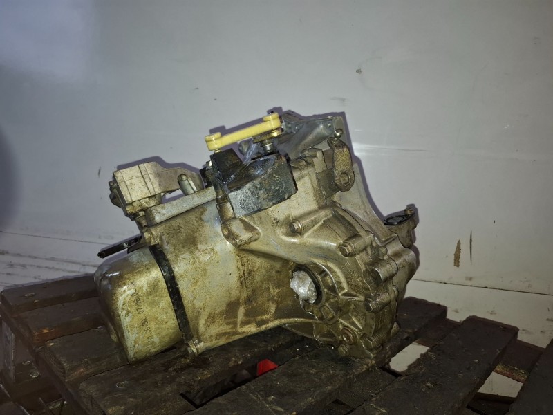 Recambio de caja cambios para citroen c2 8hz referencia OEM IAM 20CQ03  